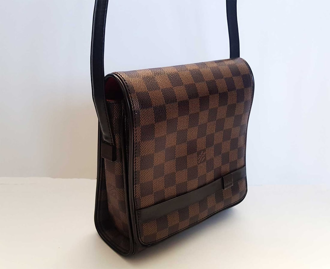 LOUIS VUITTON DAMIER EBENE PM MESSENGER BAG (1 of 14)