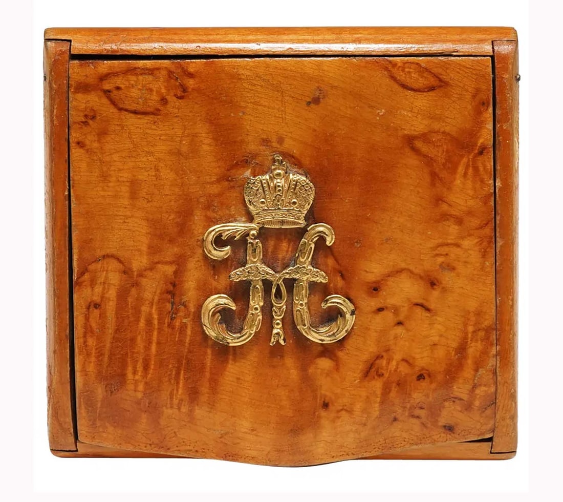 CERTIFIED - KARELIAN BIRCHWOOD CIGARETTE CASE: Lifetime Warranty! Luxury Gift for Any Occasion! RUSSIAN IMPERIAL KARELIAN BIRCHWOOD CIGARETTE CASE from SOTHEBY's + CERTIFICATE of AUTHENTICITY For your consideration is a Karelian birch cigarette ca