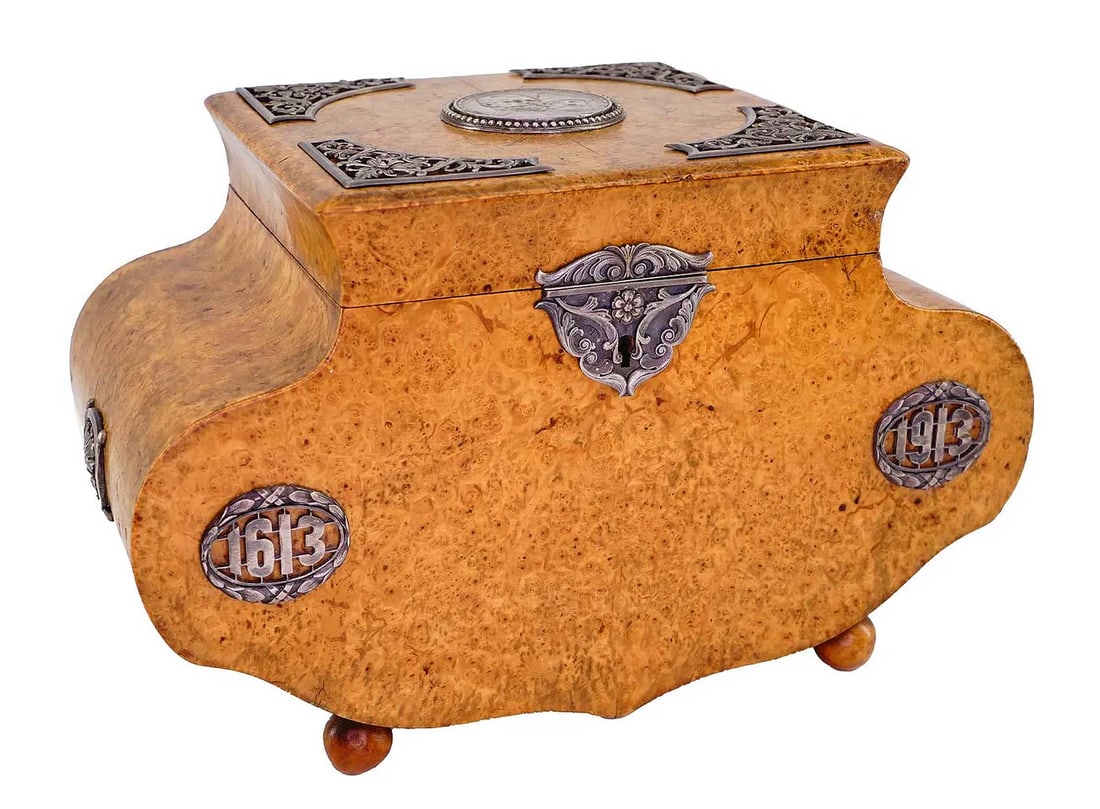 LARGE SILVER KARELIAN BIRCHWOOD BOX (1 of 18)