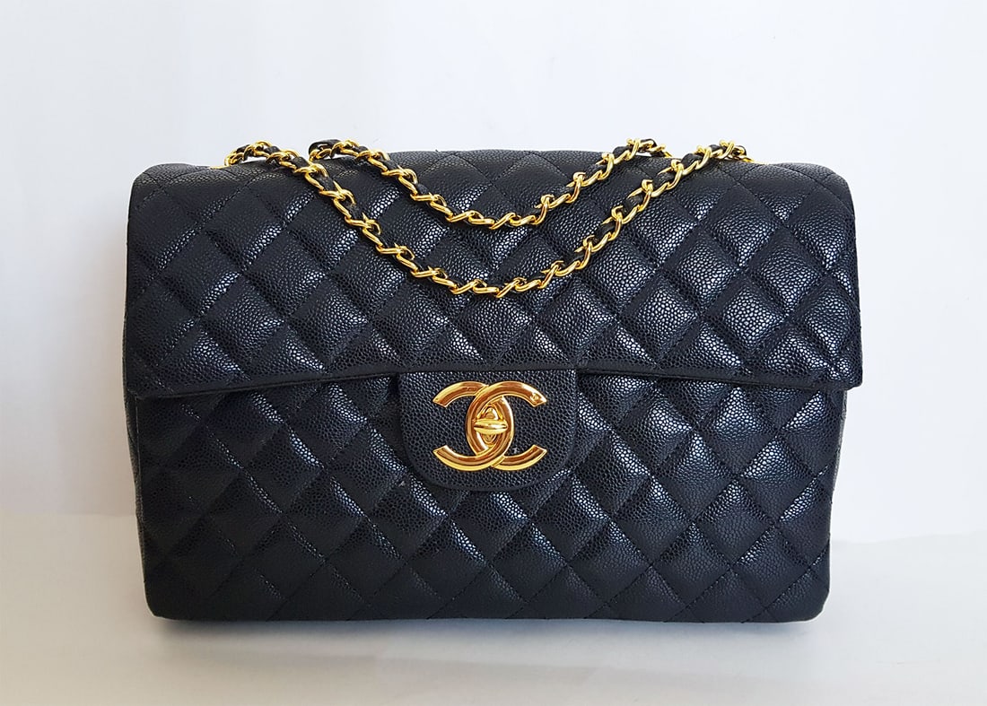 CHANEL BLACK QUILTED CAVIAR JUMBO CLASSIK (1 of 17)