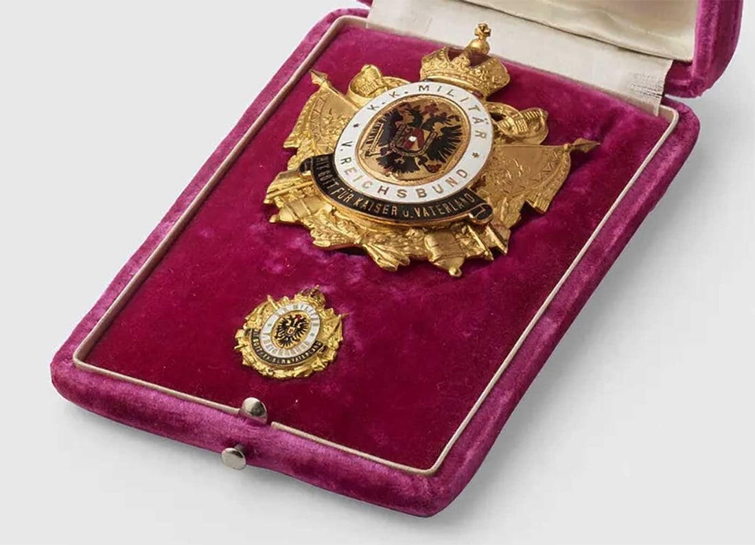 RARE BAGDE: K. K. MILITAR V. REICHSBUND (1 of 8)