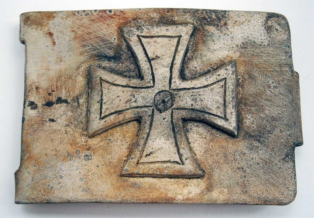 GERMAN WWII BELT BUCKLE w. IRON CROSS: Trench Art with Huge Historical Value! GERMAN WWII BELT BUCKLE with IRON CROSS German WWII belt buckle with Iron Cross made from aluminum . The engraving was meticulously crafted using an old techniqu