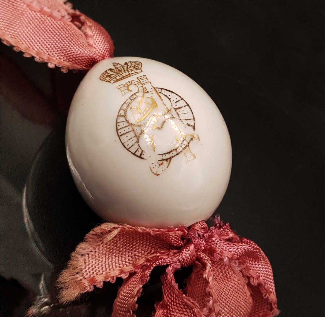 RUSSIAN IMPERIAL PORCELAIN EASTER EGG, 19c. (1 of 13)
