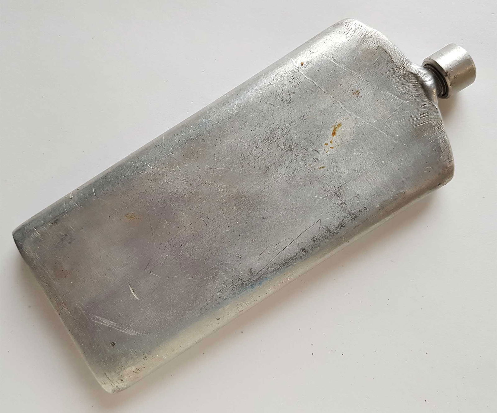 UKRAINIAN FLASK fr. UPA-OUN, 1939-1954: Trench Art with Huge Historical Value! RARE UKRAINIAN FLASK from UPA-OUN, 1939-1954 Ukrainian Flask from UPA-OUN, dating from 1939 to 1954. Artifacts from this historical period are exceedingly rare.