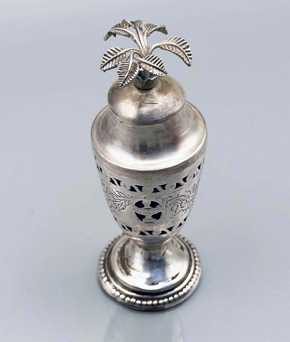 JUDAICA ENGLISH SILVER BESAMIM SPICE BOX, 1788: Lifetime Warranty! JUDAICA ENGLISH GEORGE III SILVER BESAMIM HAVDALA SPICE BOX, CONTAINER, 1788 For your viewing pleasure, here is a rare antique English George III silver Besamim Havdala spice box, a