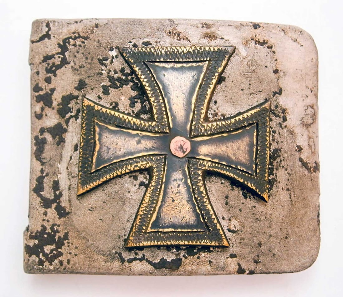 GERMAN WWII BELT BUCKLE w. IRON CROSS: Trench Art with Huge Historical Value! GERMAN WWII BELT BUCKLE with IRON CROSS German WWII belt buckle with an Iron Cross made of aluminum and bronze. The engraving was meticulously crafted using an o