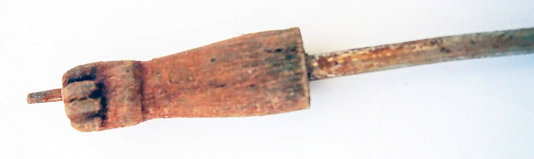 JUDAICA WOOD TORAH POINTER fr. GHETTO: Great Display Piece! With Huge Historical Value! JUDAICA WOOD TORAH POINTER from GHETTO in LITZMANNSTADT, POLAND For your consideration is a Judaica Torah pointer (Yad) crafted from wood. In Jewish tr