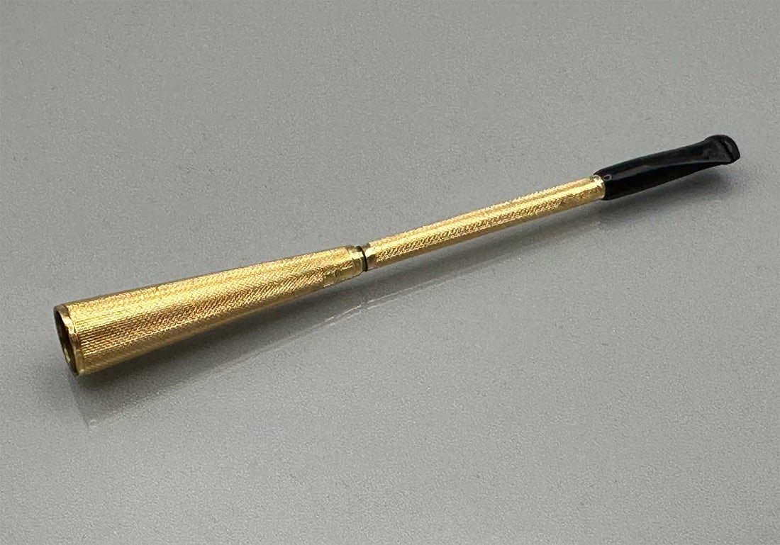 GOLD ANTIQUE GERMAN CIGARETTE HOLDER (1 of 15)