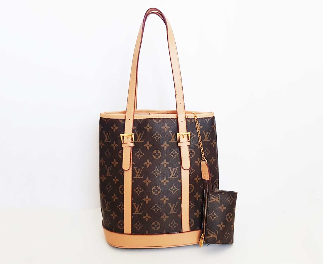 LOUIS VUITTON MONOGRAM GM BUCKET BAG (1 of 14)