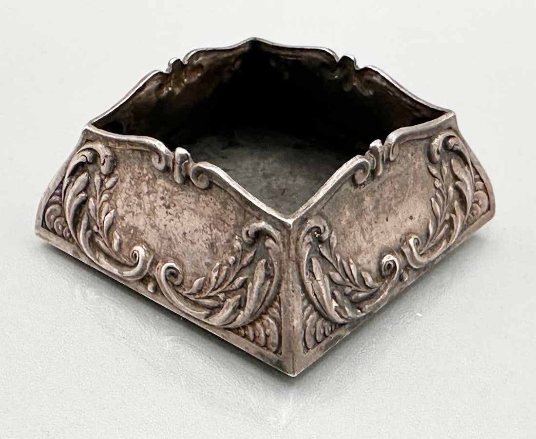 Ivan KHLEBNIKOV - RUSSIAN SILVER SALT SHAKER (1 of 14)