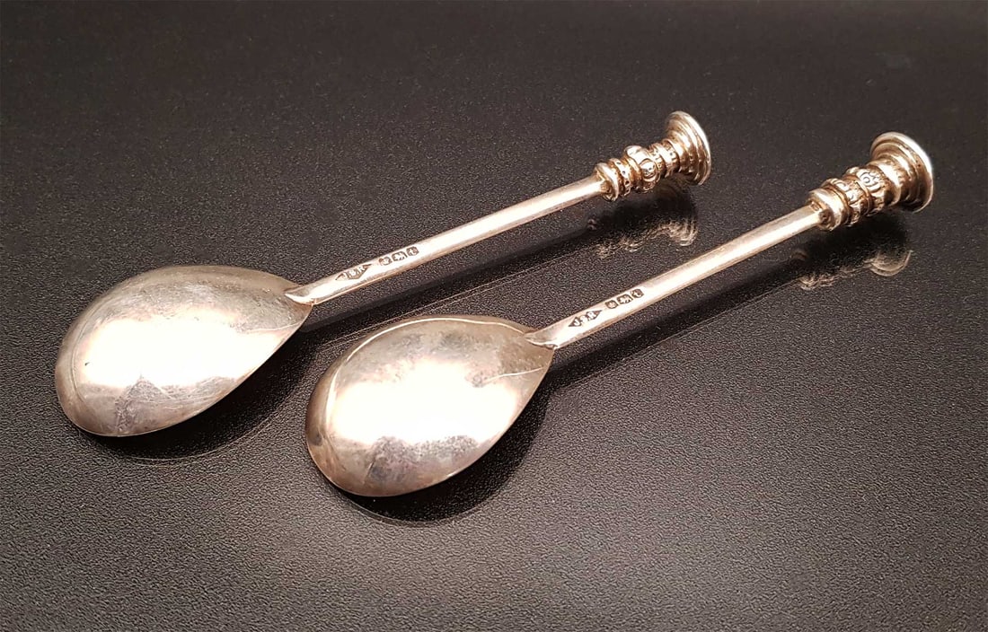 ANTIQUE ENGLISH SILVER SPOONS SET, BOXED - 9