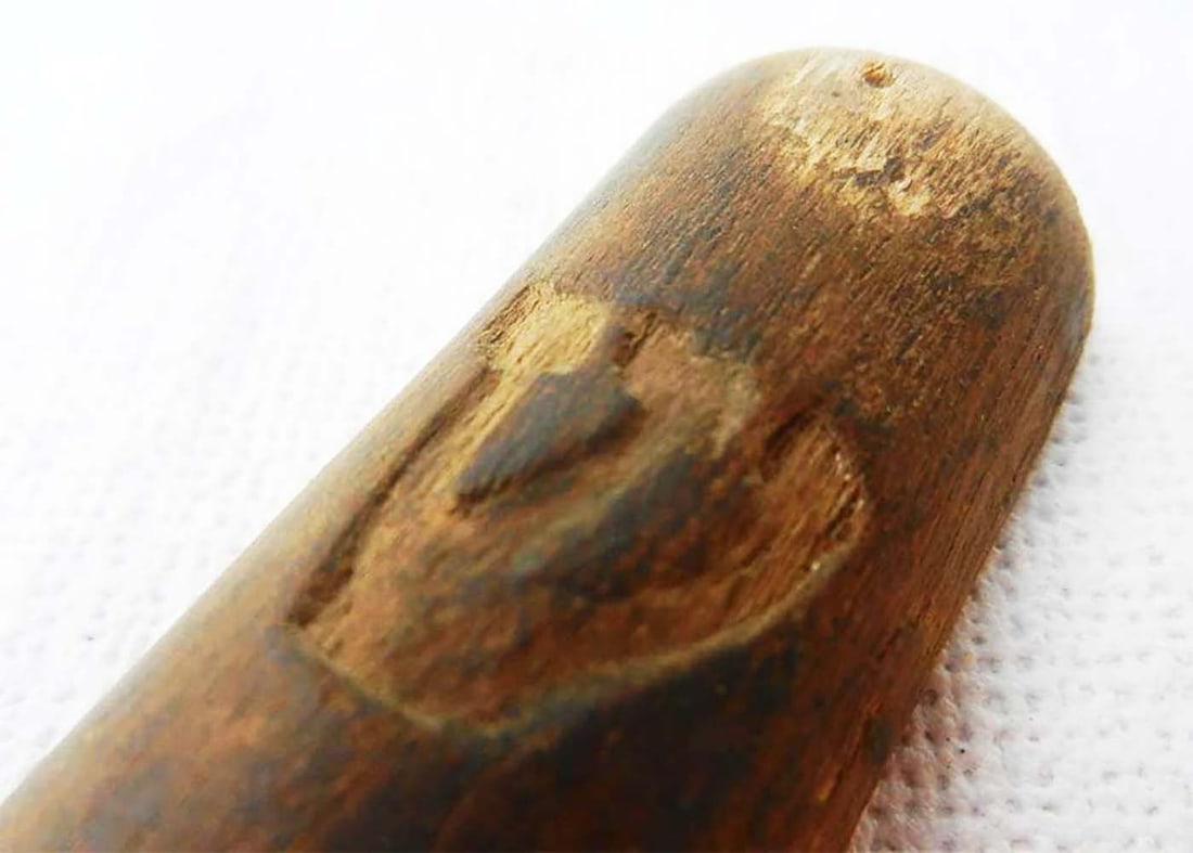 JEWISH WWII MEZUZAH w. INSCRIPTION on HEBREW: Huge Historical Value! Flexible Payments: Pay Over 3–6 Months! JEWISH WWII MEZUZAH with INSCRIPTION on HEBREW For your consideration is an old mezuzah featuring the inscription on Hebrew. This hand-