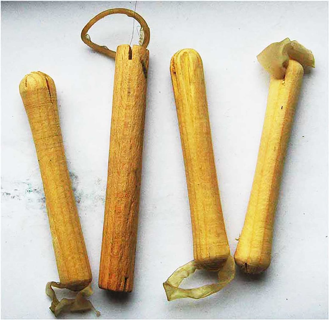 JEWISH WWII HAIR CURLERS w. CONDOM, LITZMANNSTADT: Price Reduced — Limited-Time Offer! JEWISH WWII HAIR CURLERS with CONDOM from LITZMANNSTADT in POLAND, 1939-1943 For your consideration is a rare set of hair curlers from the Ghetto in Litzmannstadt