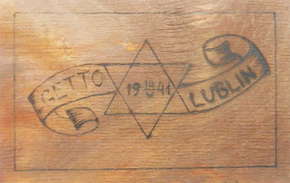 JEWISH WWII PLYWOOD POSTCARD, STAR of DAVID: Great Display Piece! Flexible Payments: Pay Over 3–6 Months! UNIQUE JEWISH WWII PLYWOOD POSTCARD with STAR of DAVID Jewish WWII plywood postcard with the Star of David. The postcard features a Germa