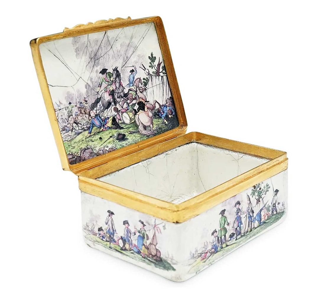 GERMAN PORCELAINE SNUFF BOX fr. SOTHEBY's, c.1750: LifeTime Warranty! Price Reduced — Limited-Time Offer! GERMAN PORCELAINE SNUFF BOX from SOTHEBY's, c.1750 For your viewing pleasure, we present a German gilt metal-mounted porcelain box of rectangul