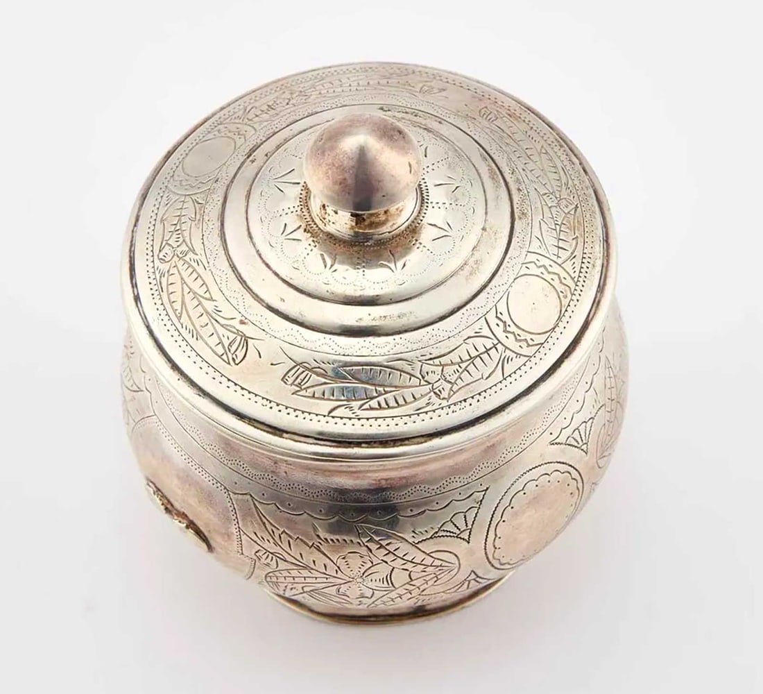 Ivan KHLEBNIKOV - RUSSIAN SILVER TEA CADDY (1 of 8)