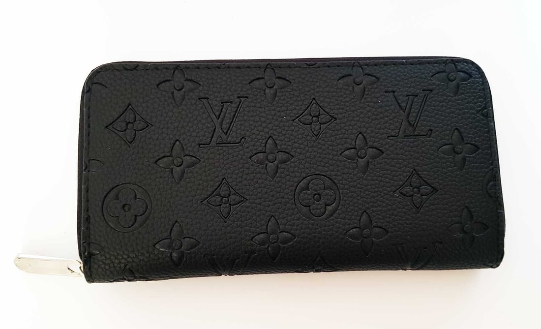 LOUIS VUITTON ZIPPY WALLET (1 of 13)