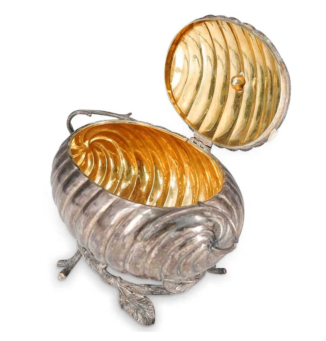 JEWISH TROMPE L'OEIL LARGE ETROG BOX, 1863: LifeTime Warranty! Price Reduced — Limited-Time Offer! ANTIQUE JUDAICA JEWISH LARGE TROMPE L'OEIL ETROG BOX, CONTAINER, 1863 This is an antique Judaica parcel-gilt trompe l'oeil Etrog box, featuring