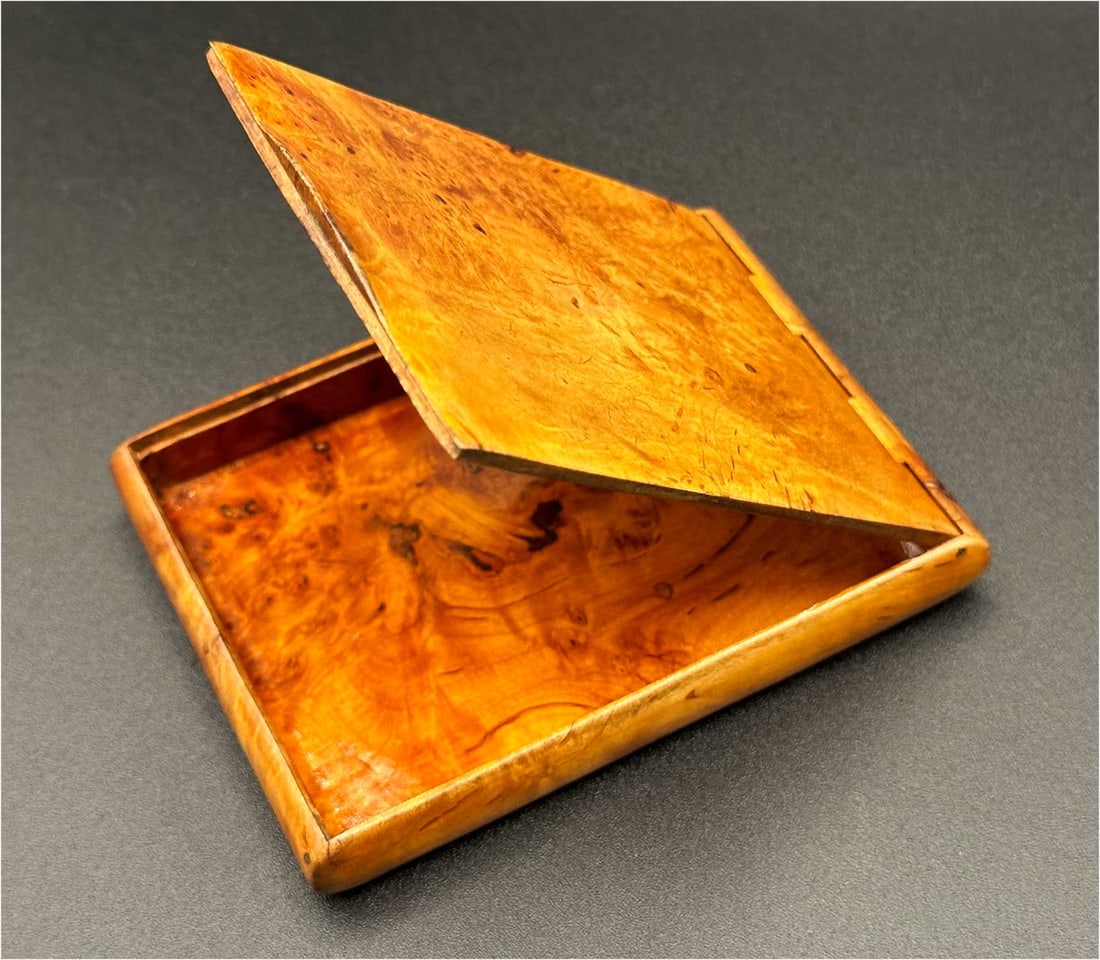 ANTIQUE RUSSIAN KARELIAN BIRCH CIGARETTE CASE: Prestigious Gift! Price Reduced — Limited-Time Offer! ANTIQUE RUSSIAN KARELIAN BIRCH CIGARETTE CASE Antique Russian Karelian birch wood presentation cigarette case with a seamless hidden hinge, circ