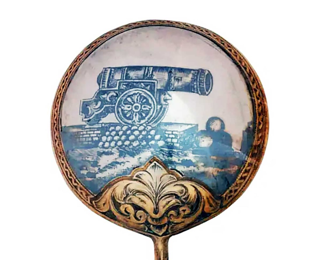 LARGE ANTIQUE RUSSIAN SILVER NIELLO SPOON: LifeTime Warranty! Price Reduced — Limited-Time Offer! RARE LARGE ANTIQUE RUSSIAN SILVER NIELLO SPOON, MARKED A gilt-silver spoon with niello depicting Moscow's Tsar Cannon. This Rare and Highly Col