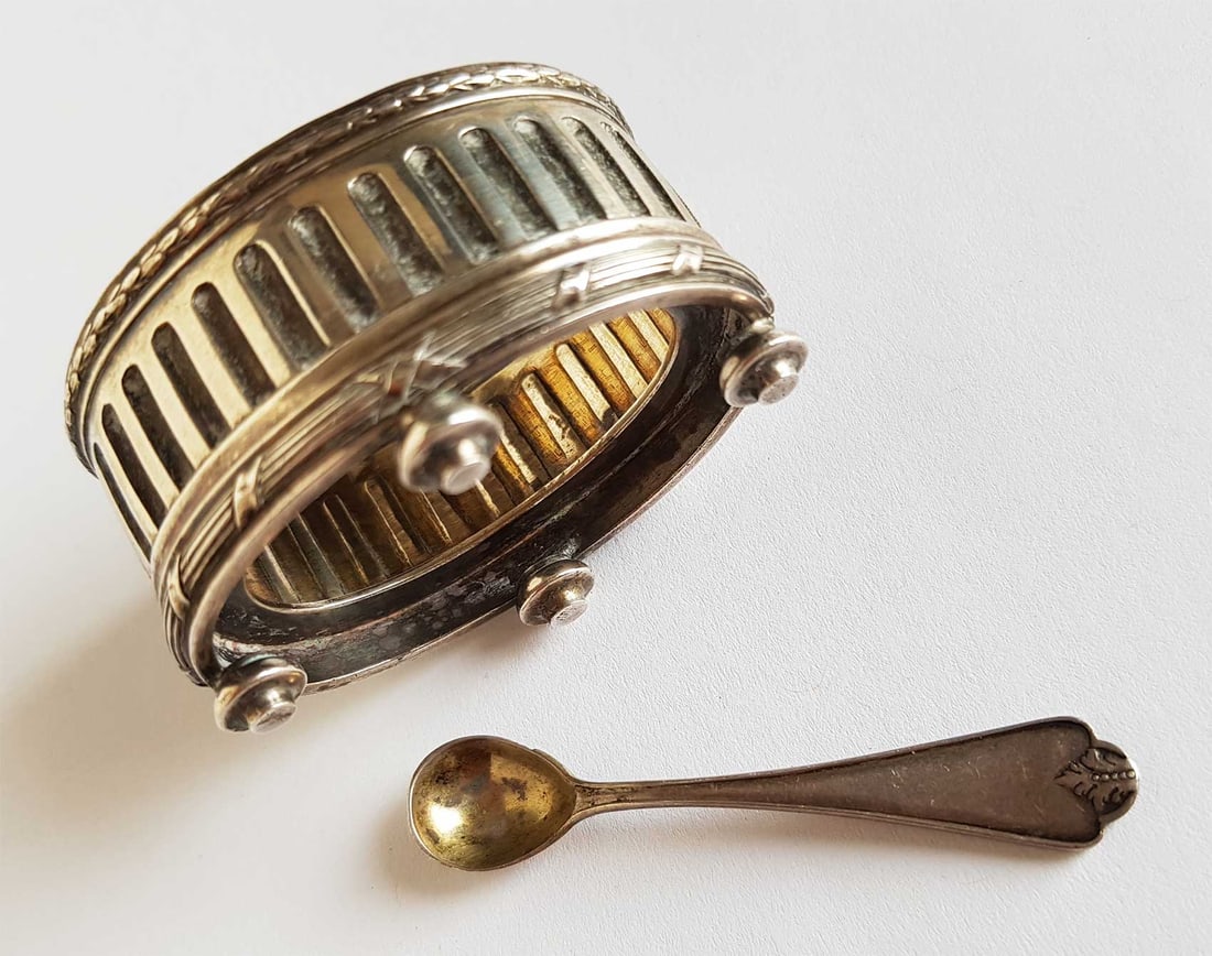 RUSSIAN SILVER SALT CELLAR w. SPOON fr. CHRISTIE's: LifeTime Warranty! Price Reduced — Limited-Time Offer! RUSSIAN IMPERIAL SILVER SALT CELLAR with SPOON from CHRISTIE's An elegant salt cellar with a small spoon, decorated in a matching suite. The