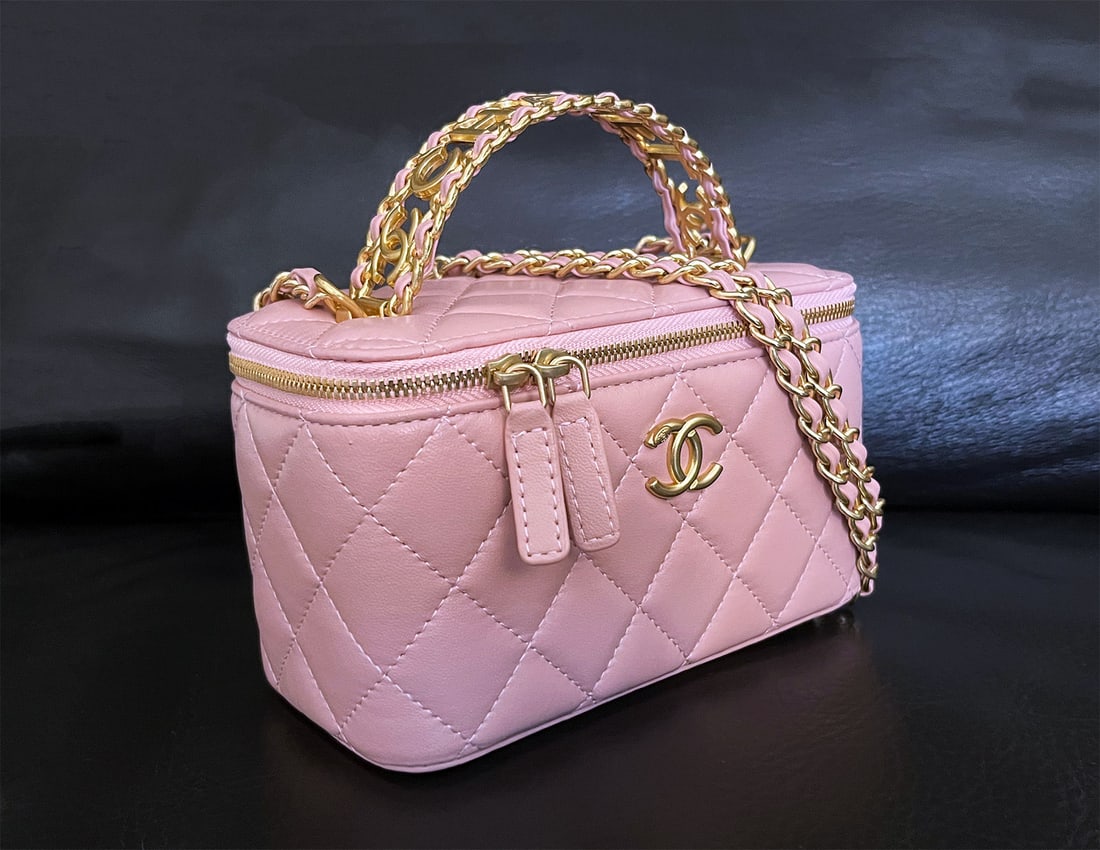 CHANEL SMALL CHARMING HANDLE VANITY CASE - 3