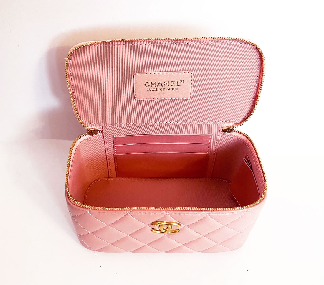 CHANEL SMALL CHARMING HANDLE VANITY CASE - 9