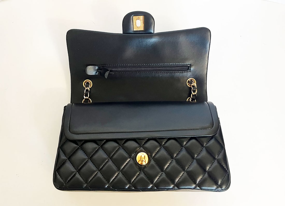 CHANEL CLASSIC DOUBLE FLAP MEDIUM - 10