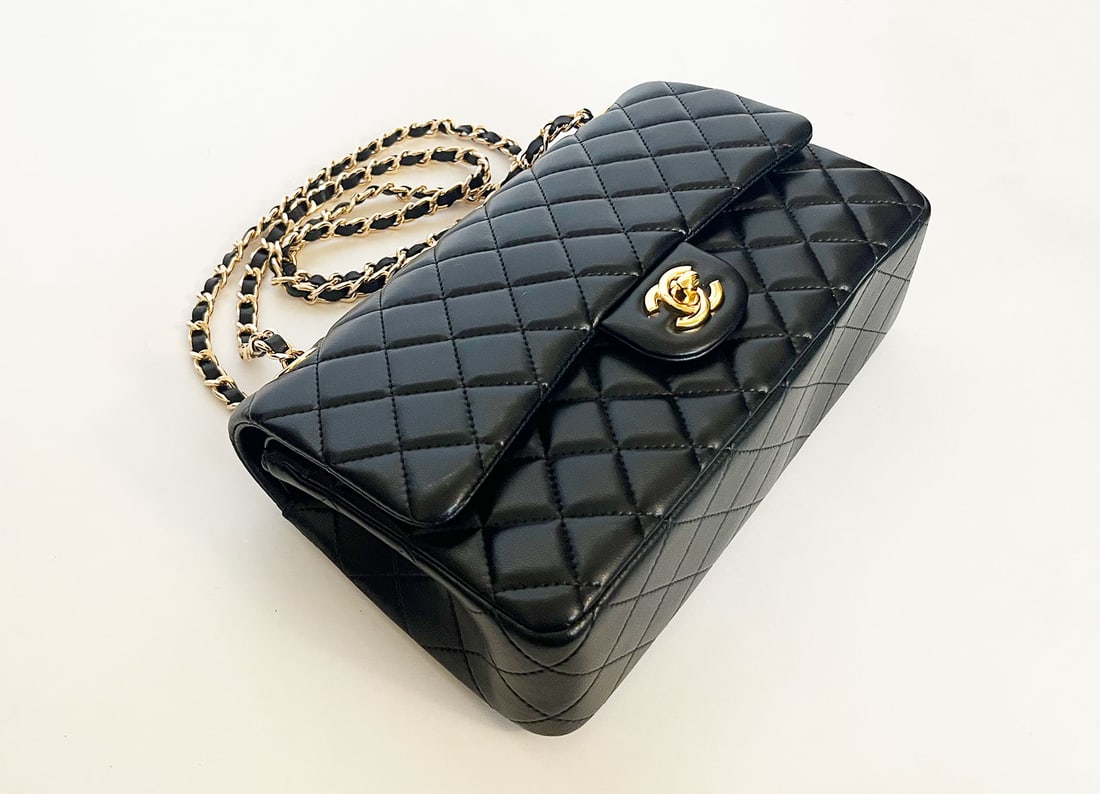 CHANEL CLASSIC DOUBLE FLAP MEDIUM - 9