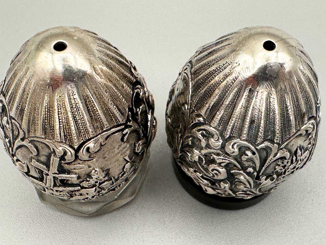 CONTINENTAL SILVER SALT & PEPPER SHAKER (1 of 8)