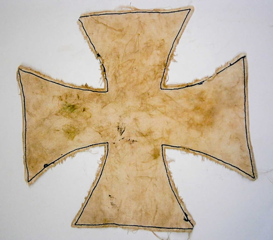 GERMAN WWII LARGE NAPKIN as IRON CROSS: Display Item! Price Reduced — Limited-Time Offer! RARE GERMAN WWII LARGE NAPKIN as IRON CROSS Very unusual item. Very collectible item. The item is for historic museum or private collection. Rare