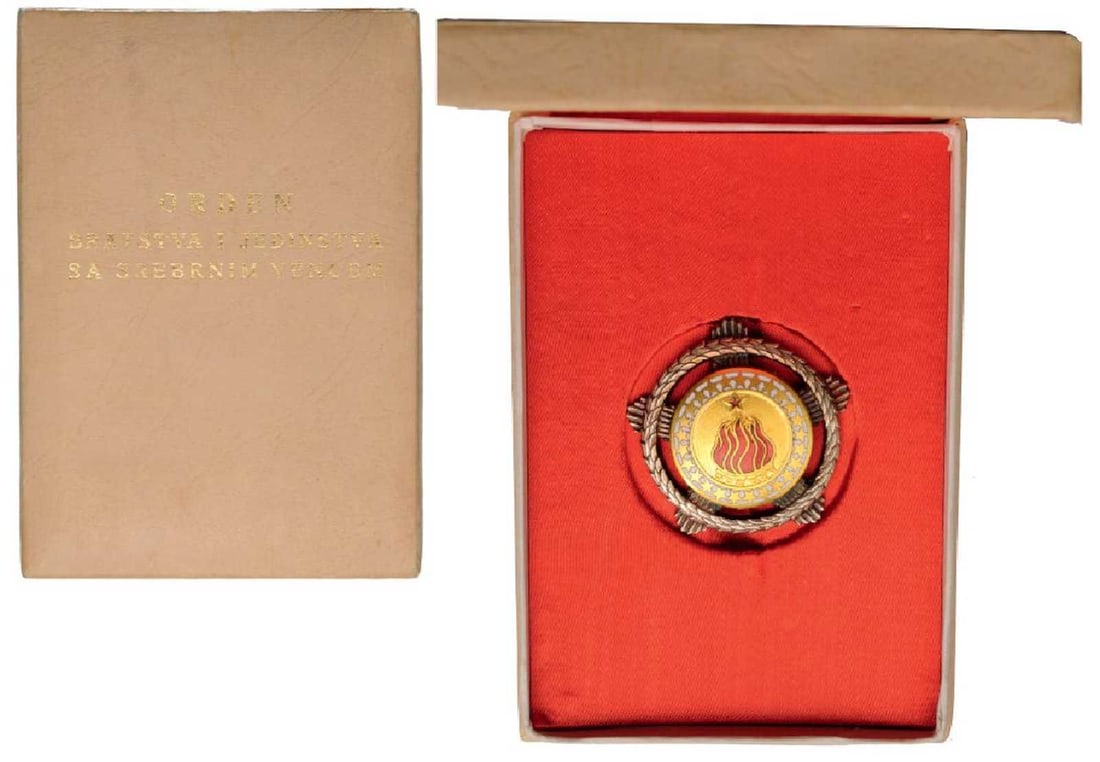 YUGOSLAVIA SILVER ORDER of BROTHERHOOD & UNITY: Great Display Item! Price Reduced — Limited-Time Offer! YUGOSLAVIA SILVER ORDER of BROTHERHOOD and UNITY, 1st EMISSION, 2nd CLASS 2nd Class Badge (Silver Wreath), instituted in 1943. Breast Badge, s
