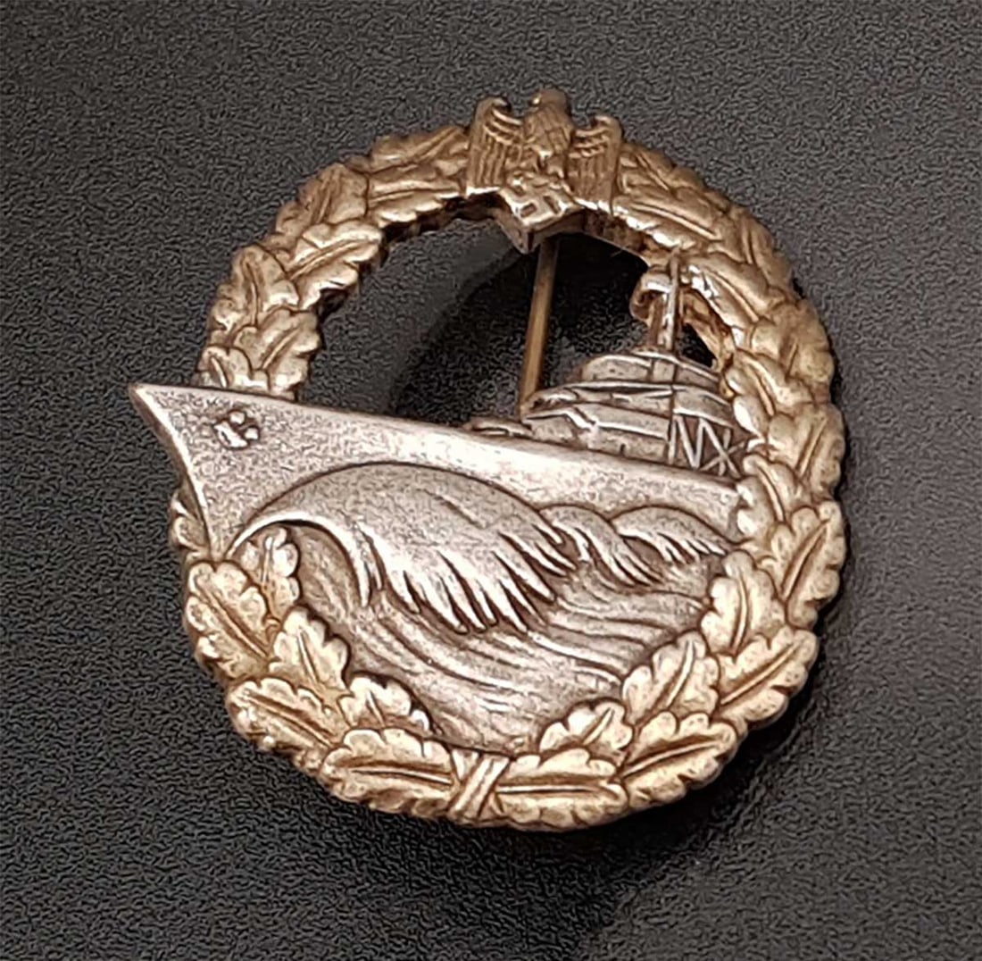 GERMAN WWII KRIEGSMARINE DESTROYER WAR BADGE: Display Item! Price Reduced — Limited-Time Offer! GERMAN WWII NAVY KRIEGSMARINE DESTROYER WAR BADGE Produced in 1942-1945. Has a vertical pin back. Hollow version. Rare and Collectible Historical It