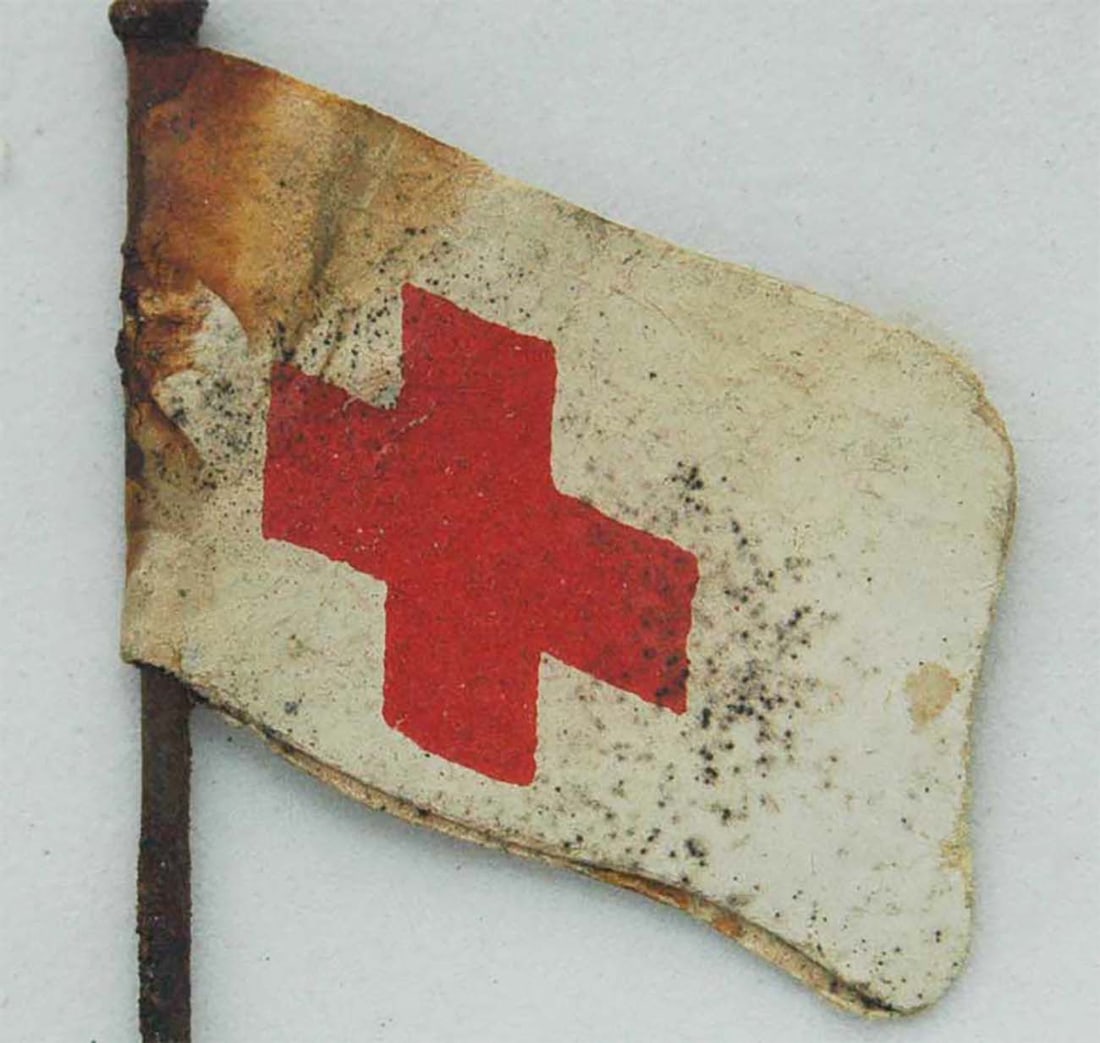 FLAG DAY PIN BADGE: GREAT BRITAIN ARMY: Display Item! Price Reduced — Limited-Time Offer! SCARCE FLAG DAY PIN BADGE: GREAT BRITAIN ARMY FLAG WAR EFFORT These badges were issued during the war by various societies to raise funds in support