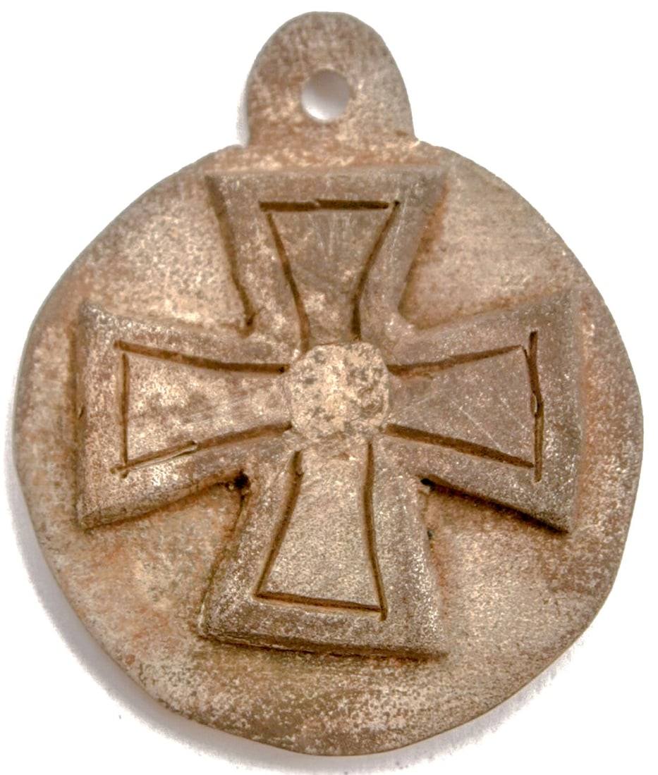 GERMAN WWII MEDALION w. IRON CROSS: Display Piece! Price Reduced — Limited-Time Offer! RARE GERMAN WWII MEDALION with IRON CROSS - TRENCH ART This is a German WWII medallion featuring an Iron Cross, and it's considered trench art. Rar