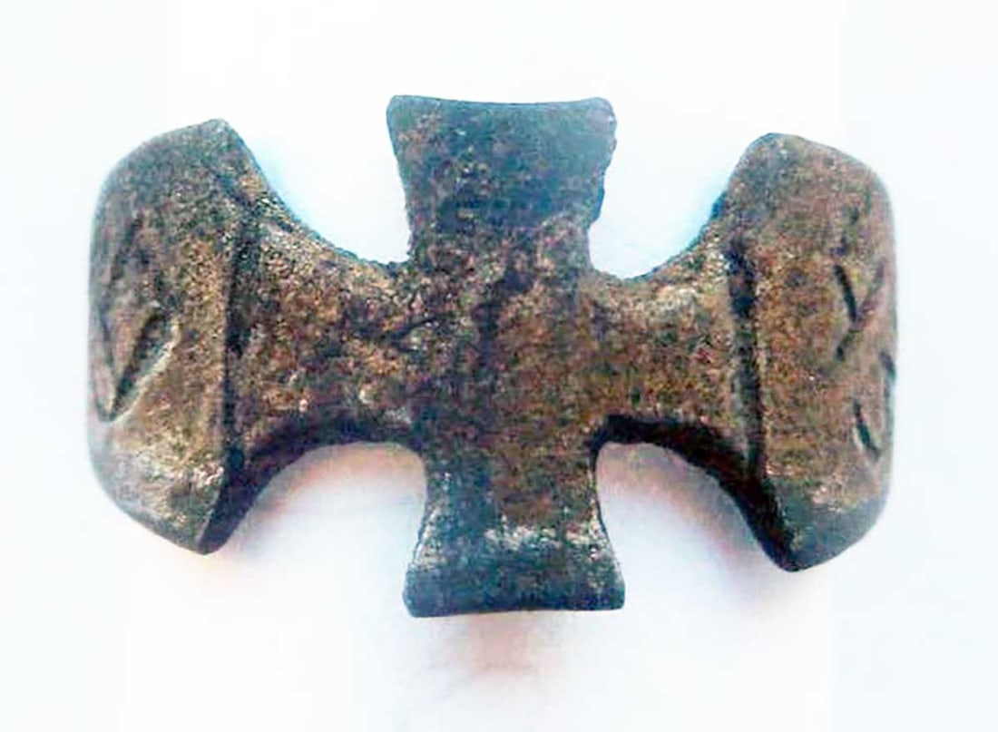 GERMAN WWII RING w. IRON CROSS, 1943: Display Piece! Price Reduced — Limited-Time Offer! GERMAN WWII RING with IRON CROSS, 1943 - TRENCH ART German WWII ring with Iron Cross. The ring has a date: 1943. Very collectible item. We are sell