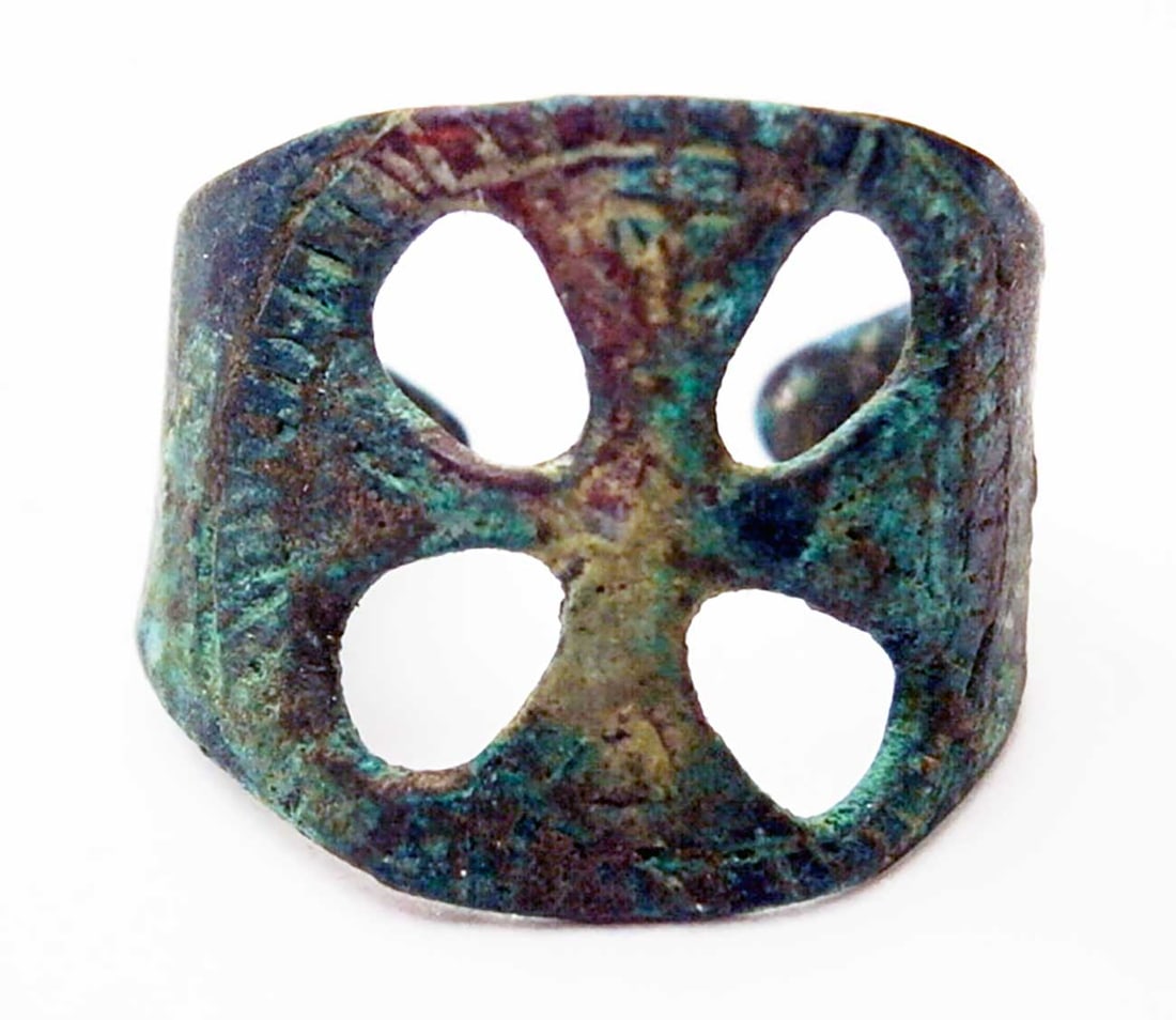 GERMAN WWII RING w. IRON CROSS: Great Display Piece! Price Reduced — Limited-Time Offer! GERMAN WWII RING with IRON CROSS - TRENCH ART German WW1 ring with Iron Cross, a rare trench art piece. Rare and Collectible Historical Item.