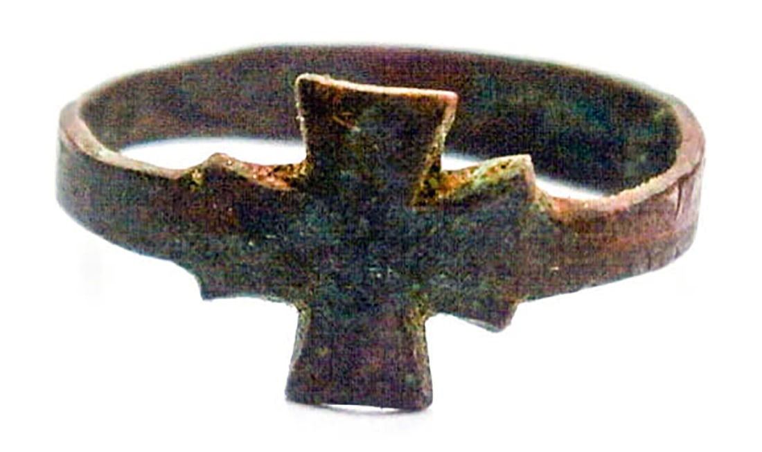 GERMAN WWII RING w. IRON CROSS, TRENCH ART: Great Display Piece! Price Reduced — Limited-Time Offer! GERMAN WWII RING with IRON CROSS, TRENCH ART For your consideration is a German WWII ring featuring the Iron Cross. This is a very collectibl