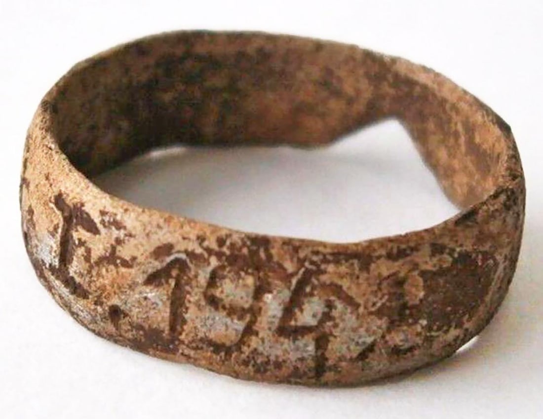 GERMAN WWII RING DATED 9.1.1942 - 2