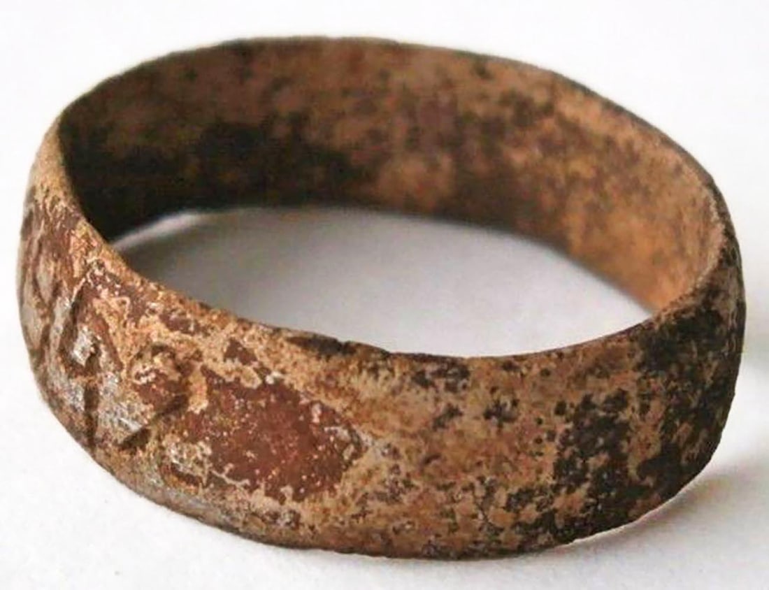 GERMAN WWII RING DATED 9.1.1942 - 4