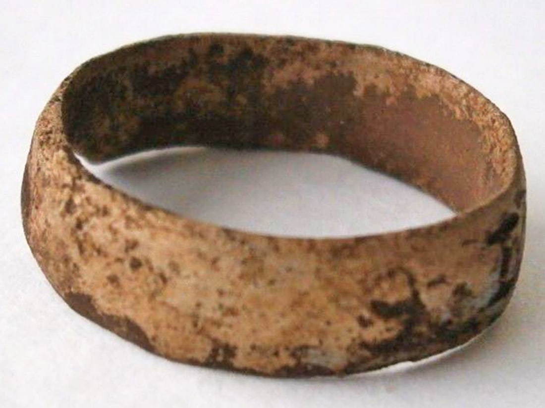 GERMAN WWII RING DATED 9.1.1942 - 5