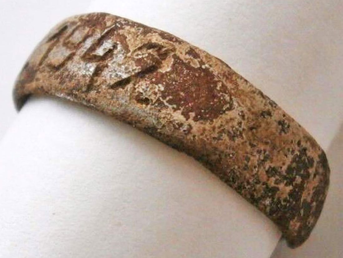 GERMAN WWII RING DATED 9.1.1942 - 8