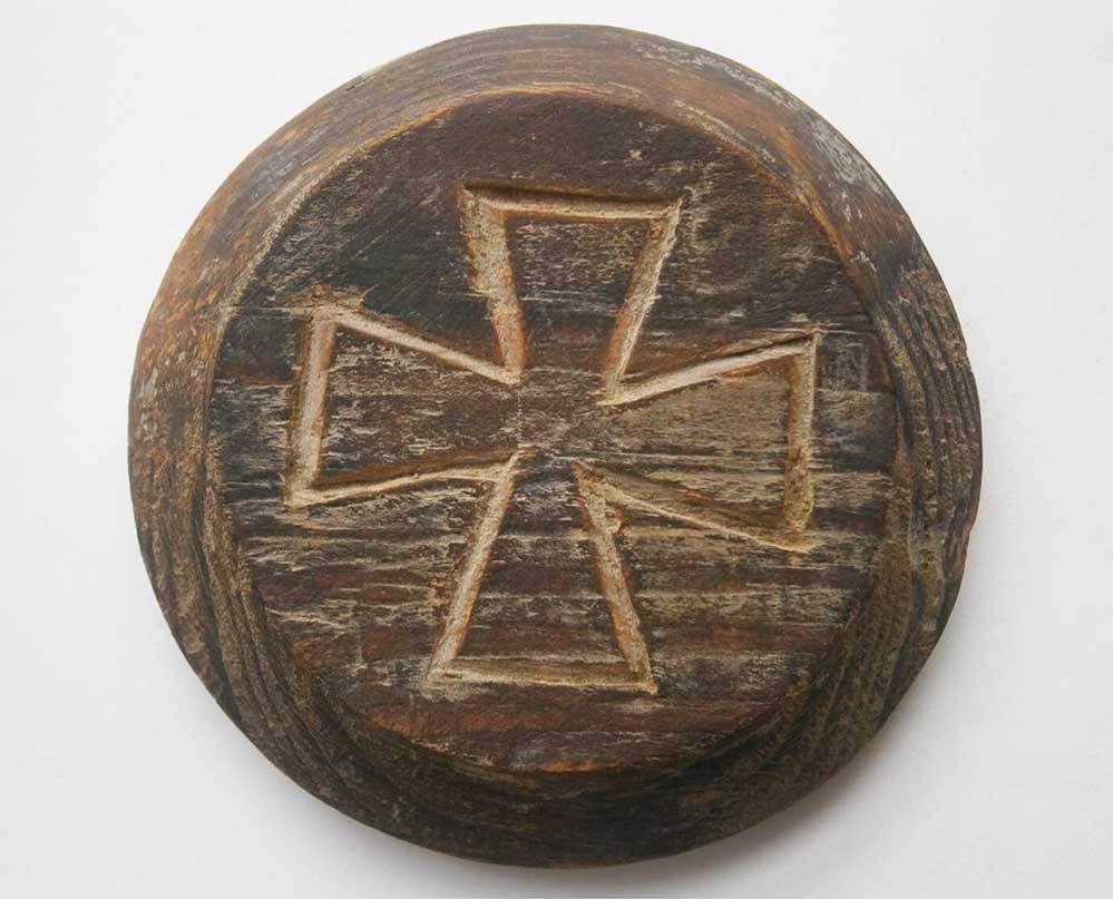 GERMAN WWII SHIELD w. IRON CROSS, WOOD CARVING: Display Piece! Price Reduced — Limited-Time Offer! GERMAN WWII SHIELD with IRON CROSS, WOOD CARVING - TRENCH ART German WWII Nazi shield with Iron Cross, considered trench art. This very collectible