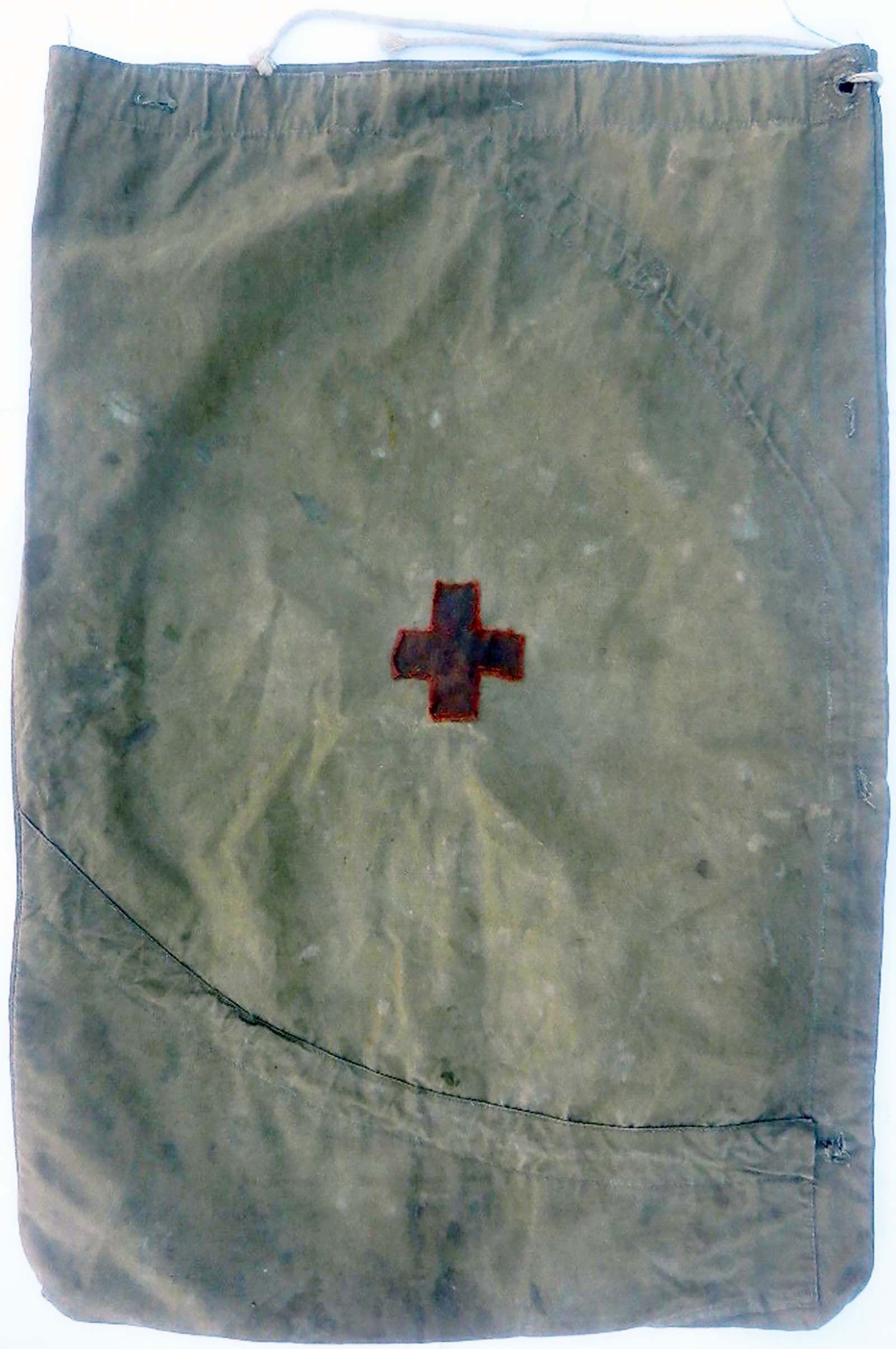 RUSSIAN WWII RED ARMY LARGE BAG w. RED CROSS (1 of 11)