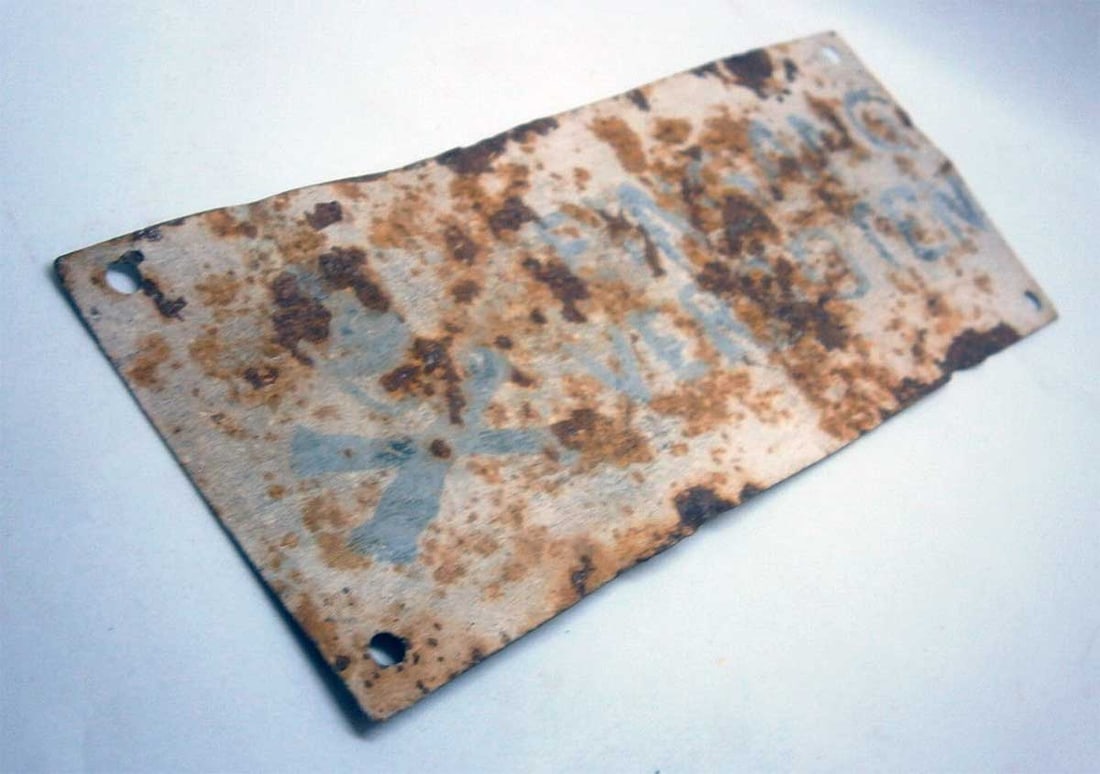 RARE GERMAN WWII SIGN EINGANG VERBOTEN: Display Item! Price Reduced — Limited-Time Offer! RARE GERMAN WWII NAZI SIGN 'EINGANG VERBOTEN' German WWII Nazi sign with the German text: 'EINGANG VERBOTEN' (Entry Forbidden). It's made of metal