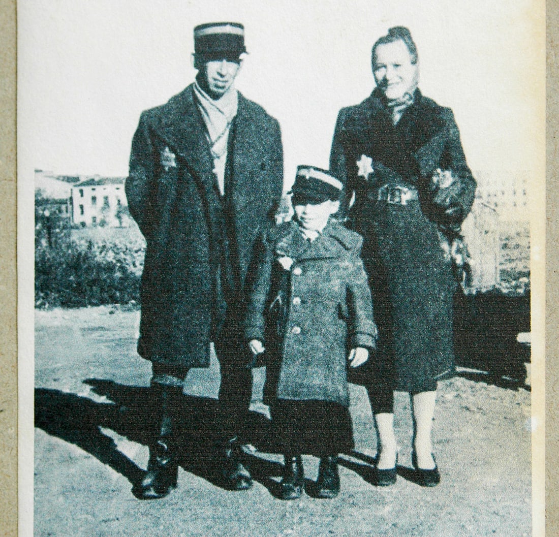 GERMAN WWII POSTCARD, JEWISH GHETTO: Great Display Piece! Price Reduced — Limited-Time Offer! GERMAN WWII POSTCARD, JEWISH GHETTO Jewish WWII postcard. Old copy. PROVENANCE: 1. Passed down through a Jewish emigree family in the USA, Sa