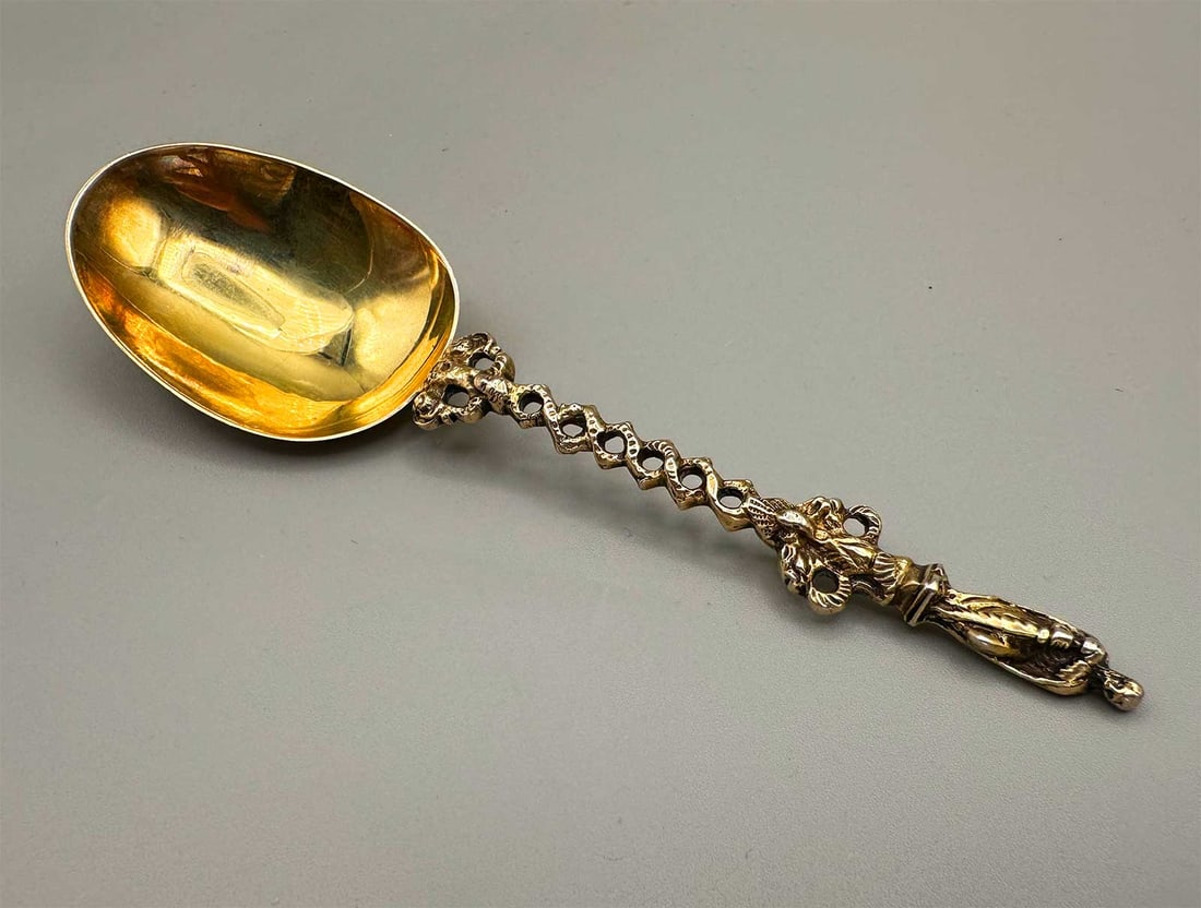 EXTREMELY RARE ENGLISH SILVER SPOON: Wonderful Gift! Price Reduced — Limited-Time Offer! EXTREMELY RARE ANTIQUE ENGLISH SILVER SPOON For your viewing pleasure, here is a rare antique English sterling silver spoon. The spoon has relief