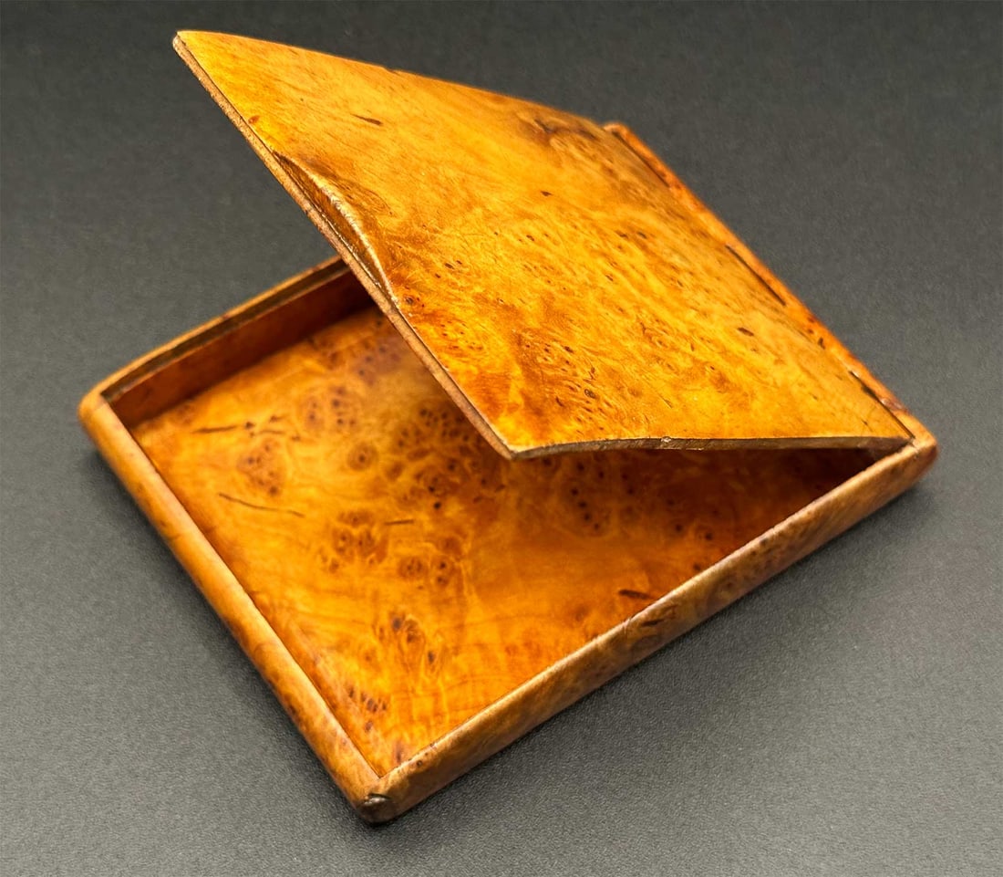 ANTIQUE RUSSIAN KARELIAN BIRCH CIGARETTE CASE (1 of 15)