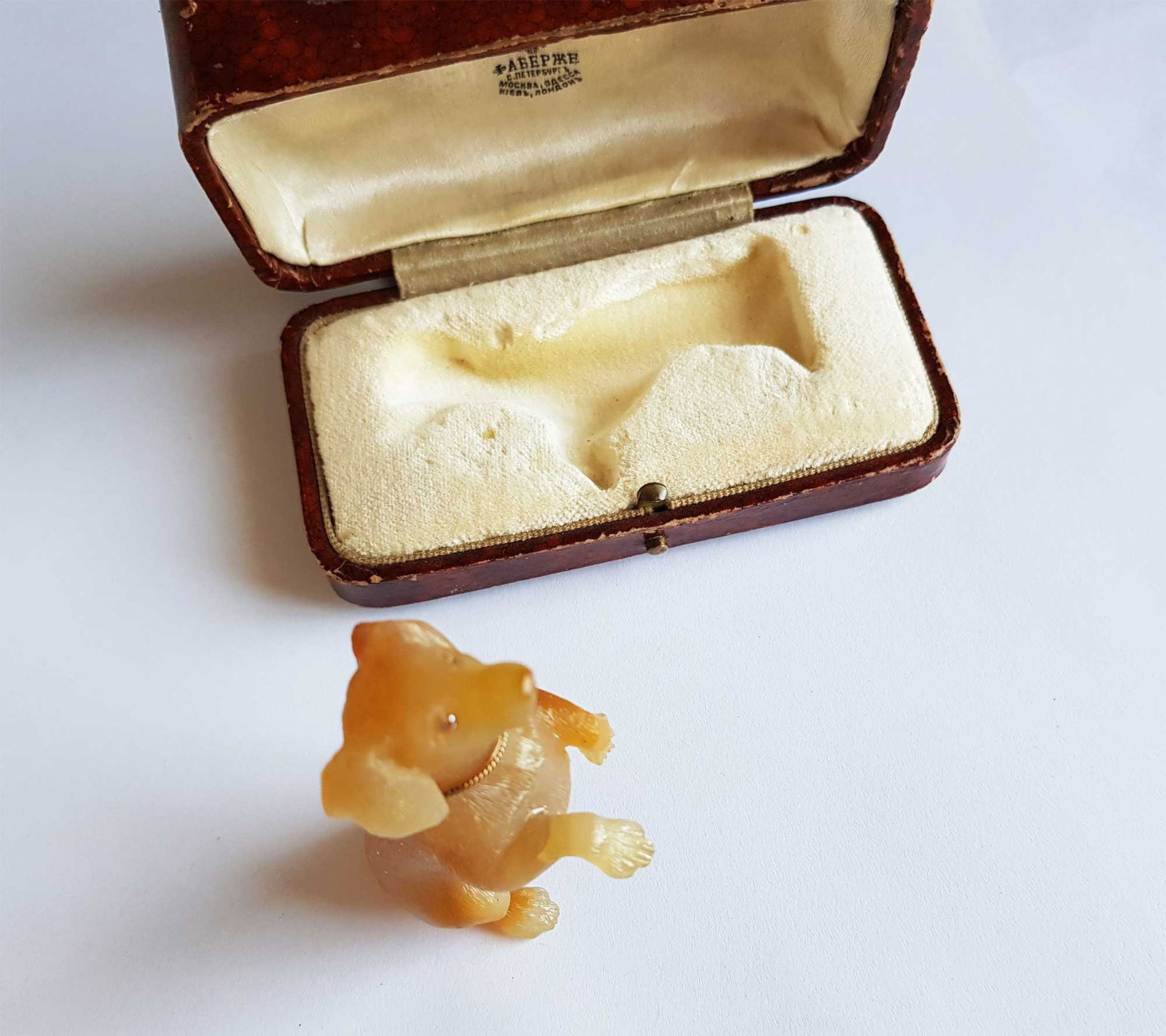 RUSSIAN AGATE DOG FIGURINE w. DIAMONDS - 3