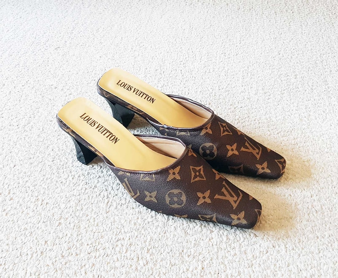 LOUIS VUITTON MONOGRAM CANVAS MULE SIZE 37 (1 of 15)